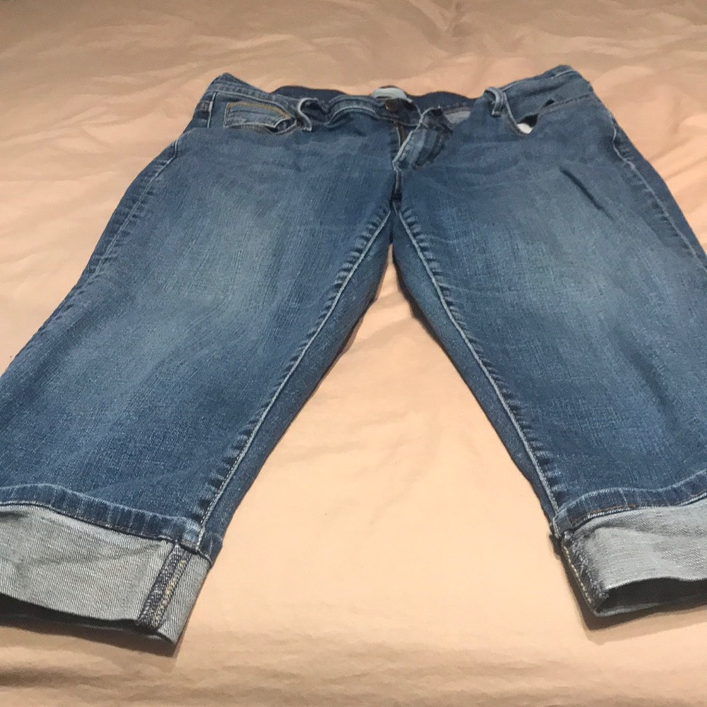 Levi 515 Capris - used